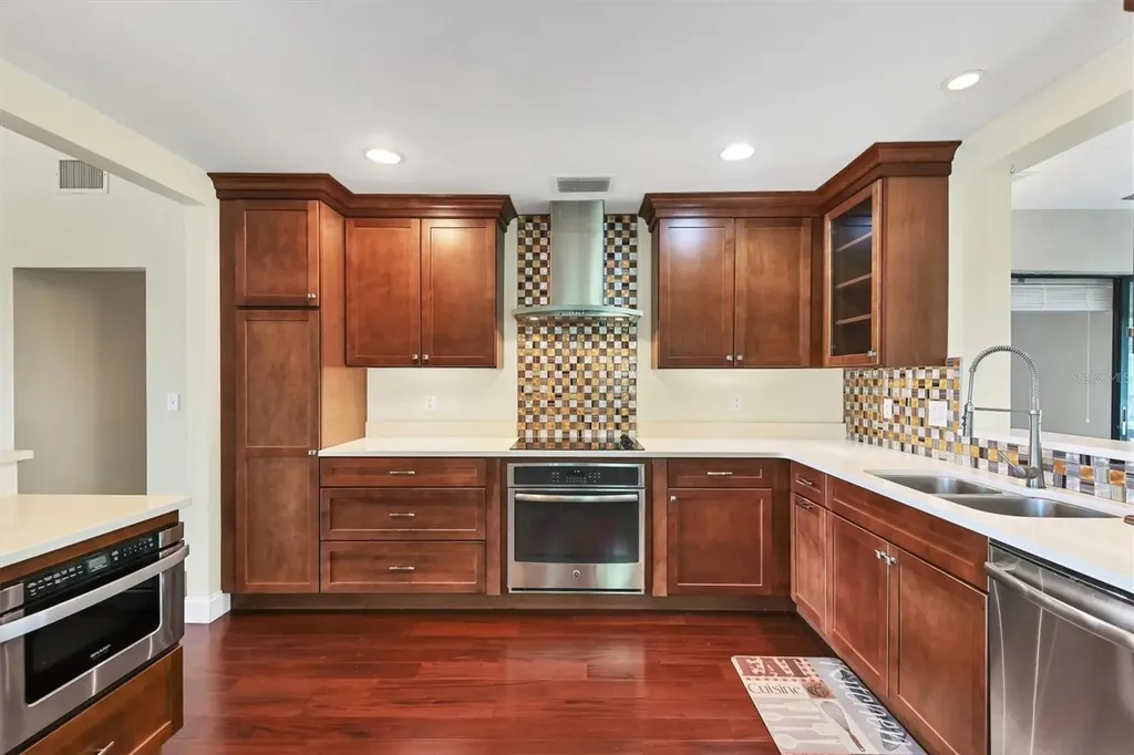 8702 54th Avenue W Bradenton FL 34210