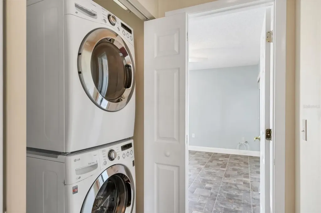 8702 54th Avenue W Bradenton FL 34210