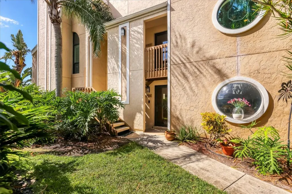 8702 54th Avenue W Bradenton FL 34210