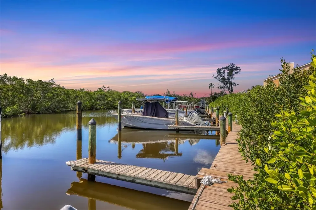 8702 54th Avenue W Bradenton FL 34210