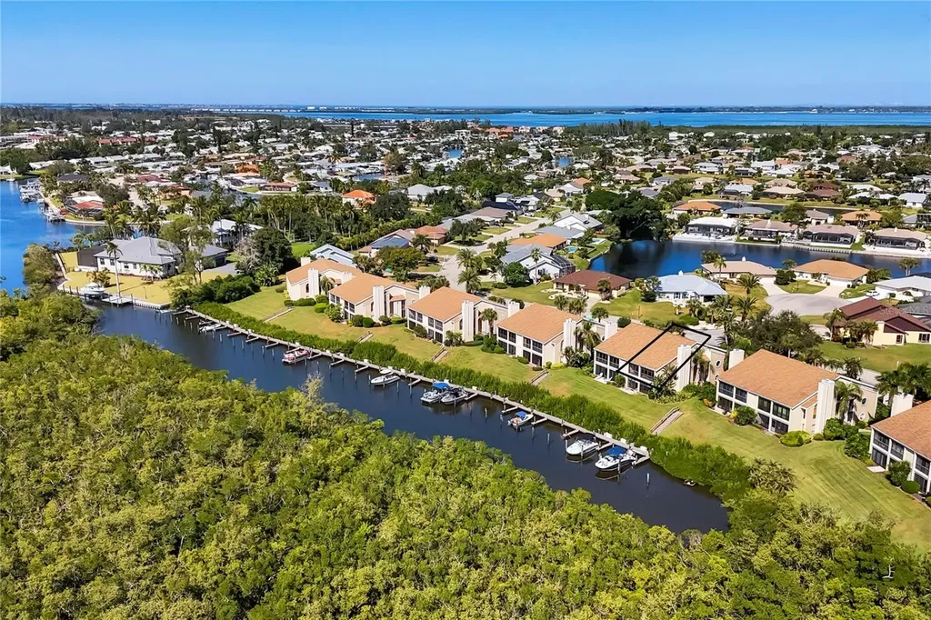 8702 54th Avenue W Bradenton FL 34210