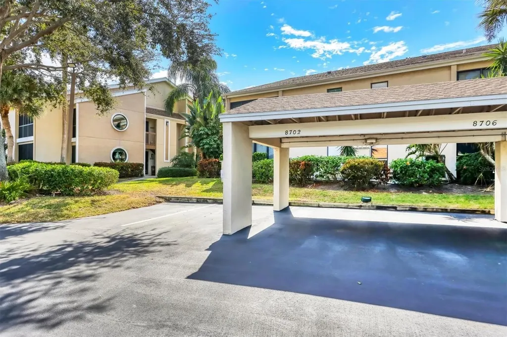 8702 54th Avenue W Bradenton FL 34210