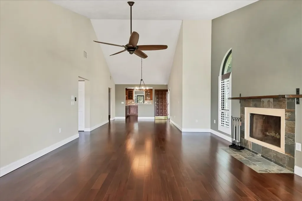 8702 54th Avenue W Bradenton FL 34210