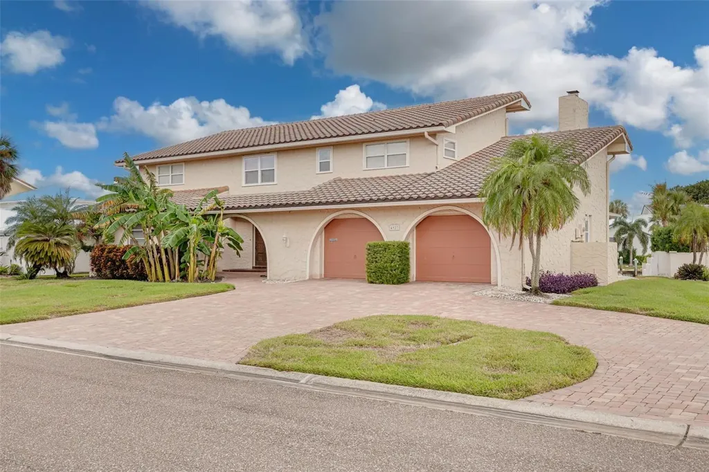 4927 62nd Avenue S St Petersburg FL 33715