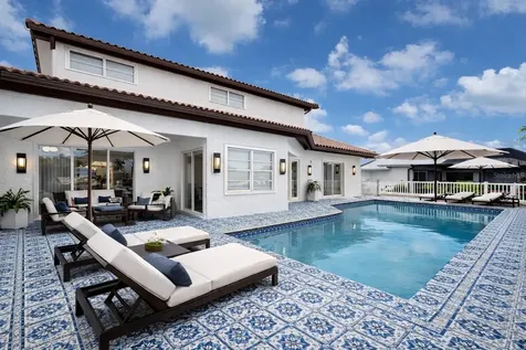 4927 62nd Avenue S St Petersburg FL 33715
