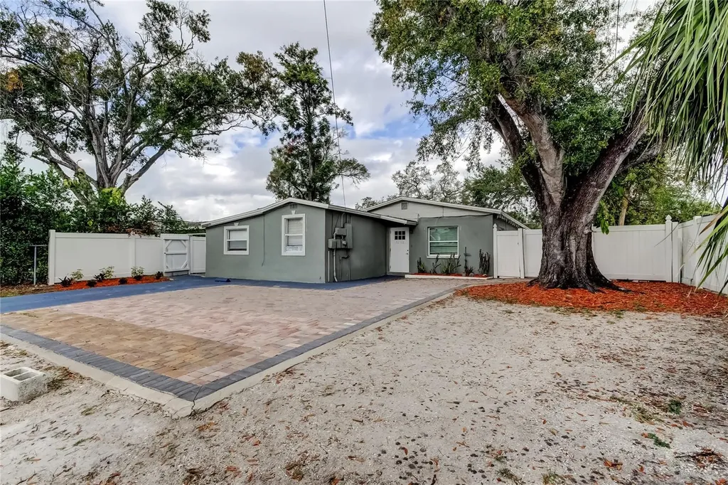 4532 Devonshire Road Tampa FL 33634
