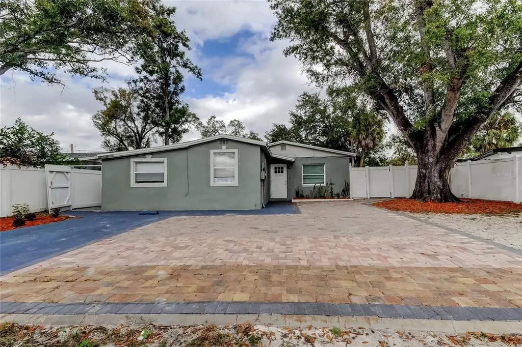 4532 Devonshire Road Tampa FL 33634