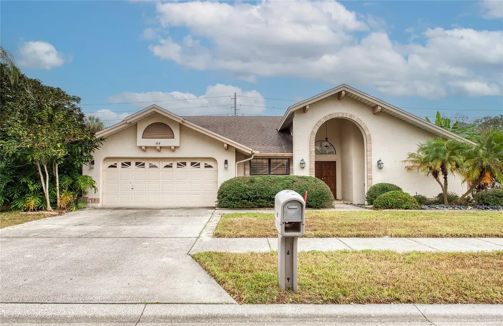 44 Ridgecroft Lane Safety Harbor FL 34695