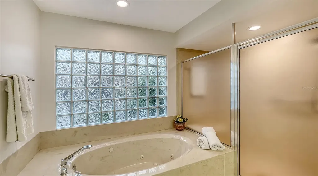 3465 Winding Oaks Drive Longboat Key FL 34228