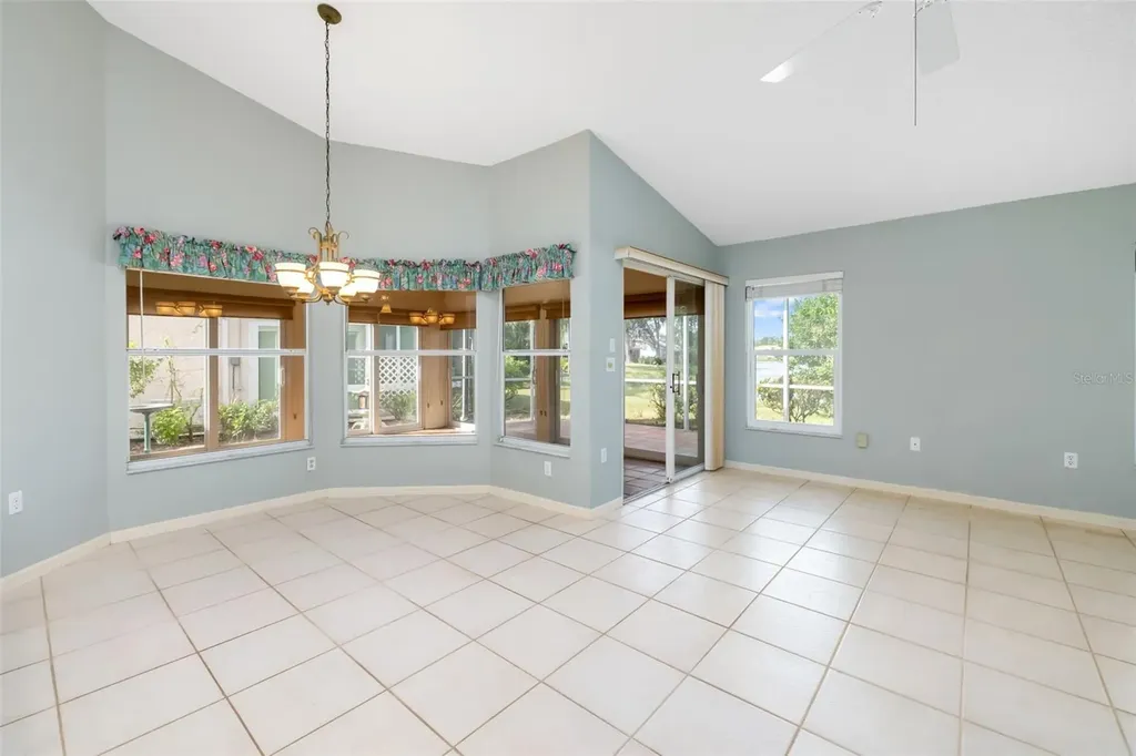 9523 Knightsbridge Circle Sarasota FL 34238