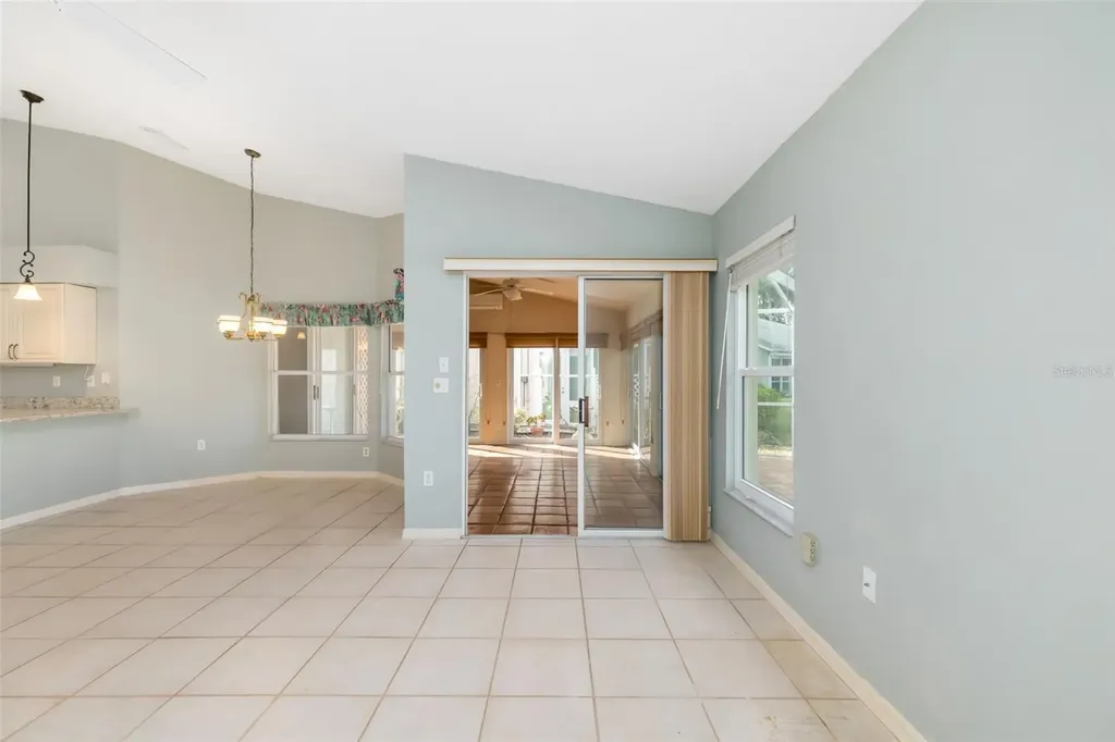 9523 Knightsbridge Circle Sarasota FL 34238