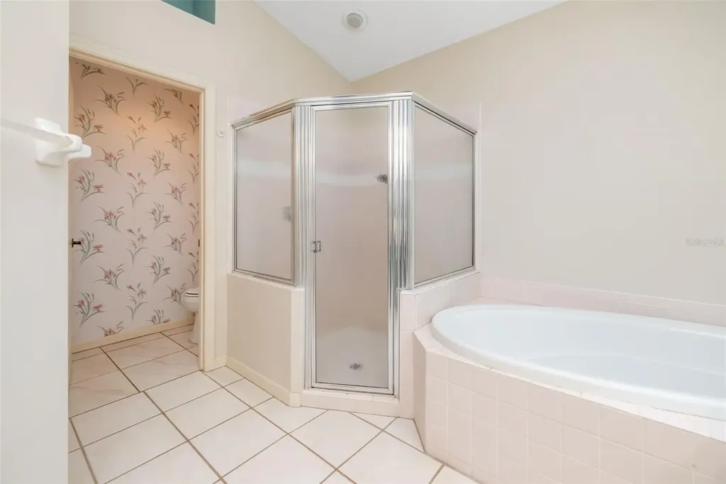 9523 Knightsbridge Circle Sarasota FL 34238