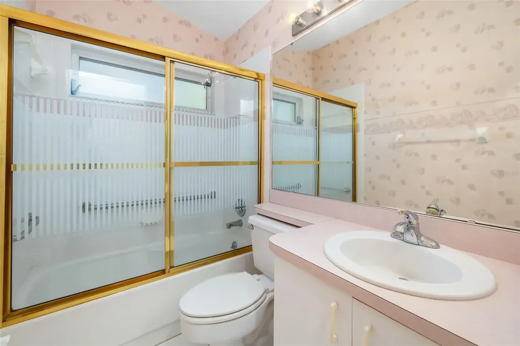 9523 Knightsbridge Circle Sarasota FL 34238