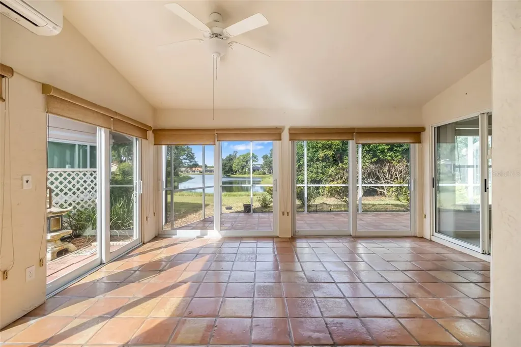 9523 Knightsbridge Circle Sarasota FL 34238
