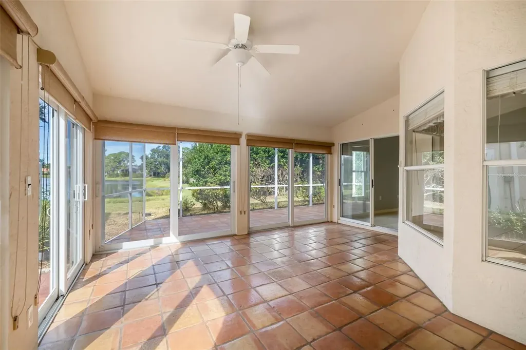 9523 Knightsbridge Circle Sarasota FL 34238