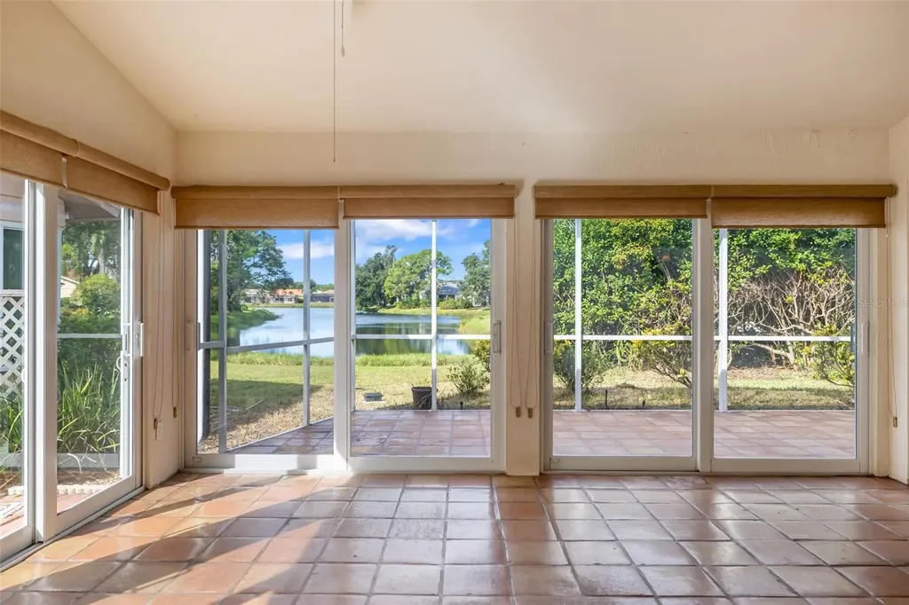 9523 Knightsbridge Circle Sarasota FL 34238