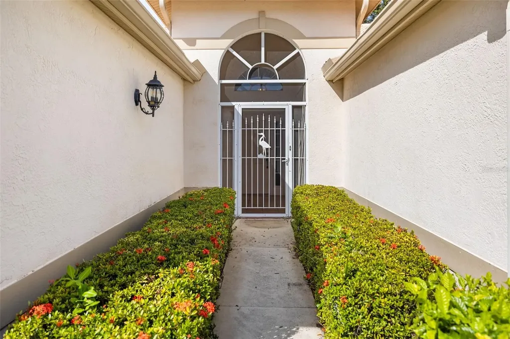 9523 Knightsbridge Circle Sarasota FL 34238