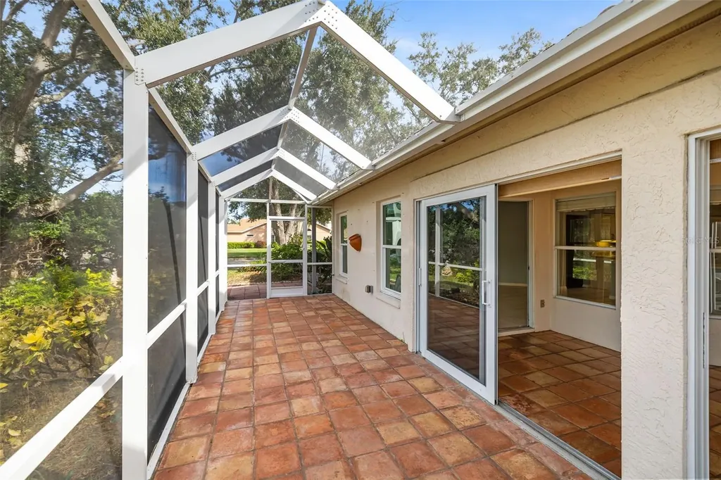 9523 Knightsbridge Circle Sarasota FL 34238