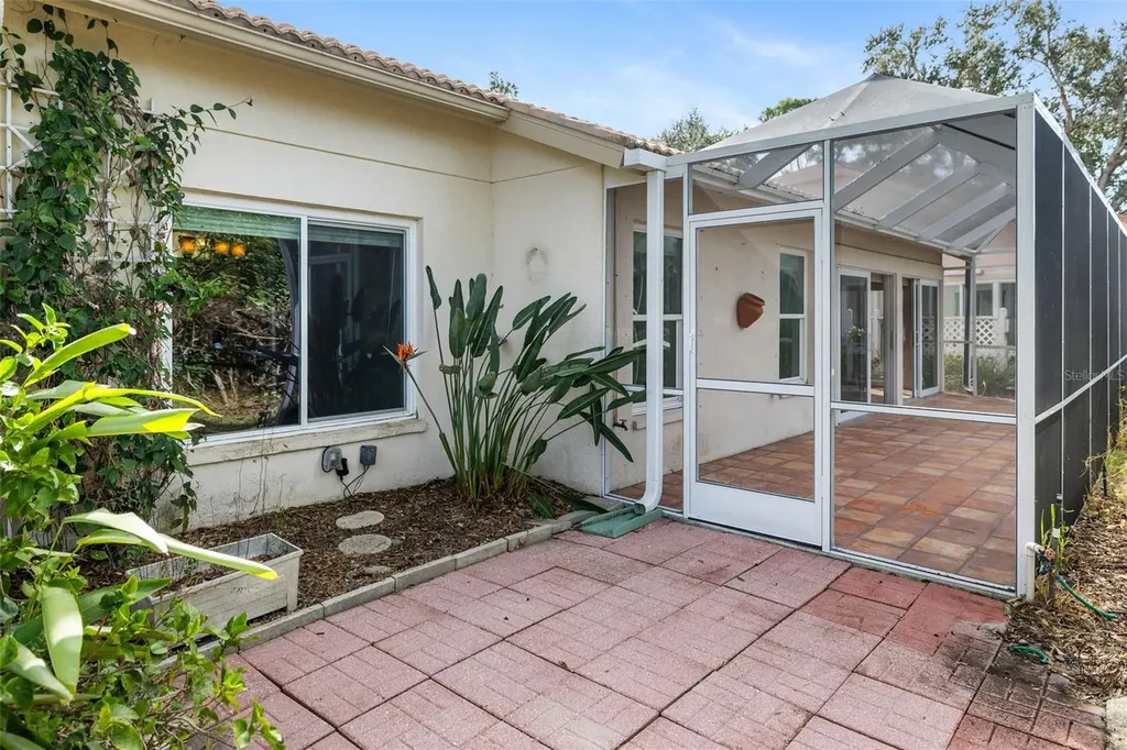 9523 Knightsbridge Circle Sarasota FL 34238