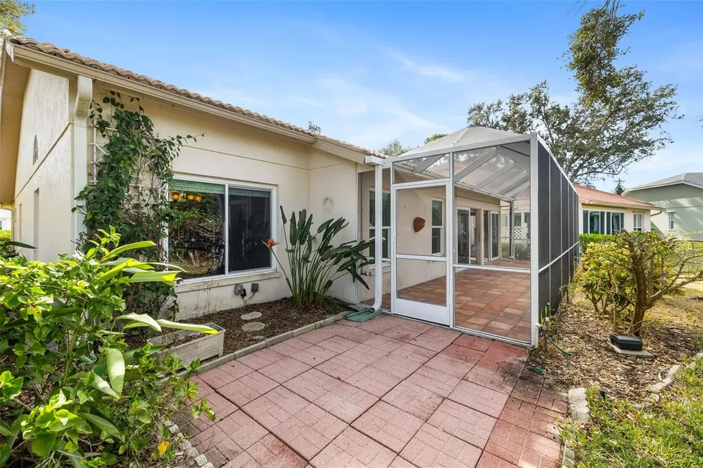 9523 Knightsbridge Circle Sarasota FL 34238