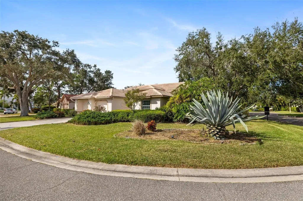 9523 Knightsbridge Circle Sarasota FL 34238