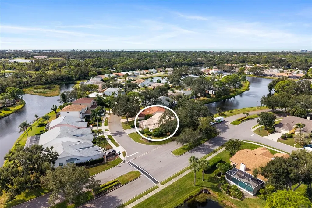9523 Knightsbridge Circle Sarasota FL 34238