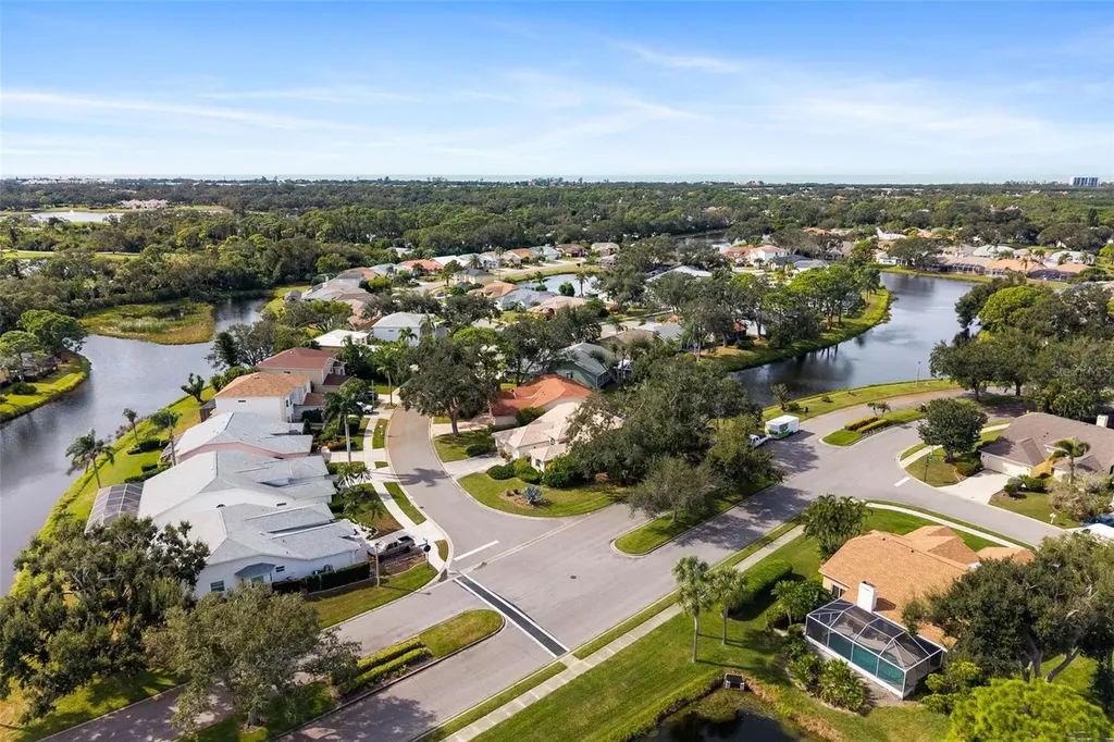 9523 Knightsbridge Circle Sarasota FL 34238