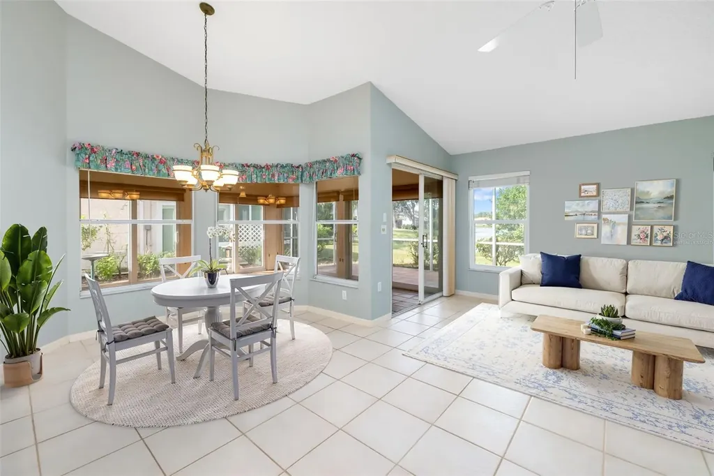 9523 Knightsbridge Circle Sarasota FL 34238