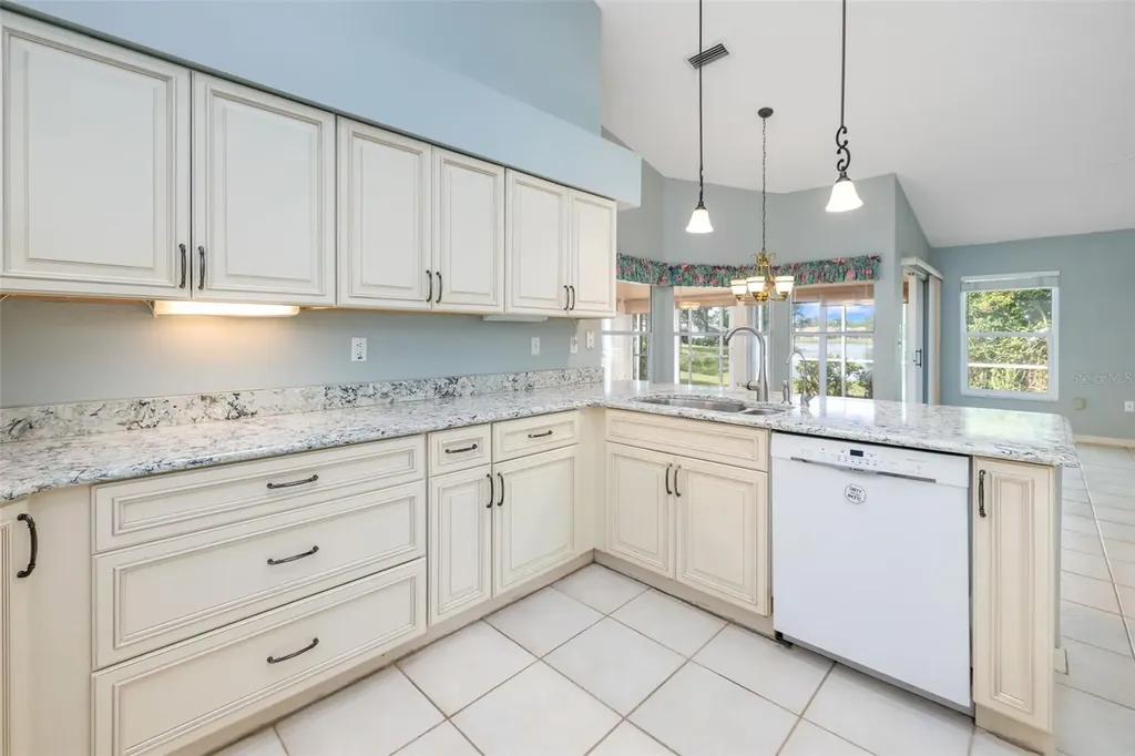 9523 Knightsbridge Circle Sarasota FL 34238