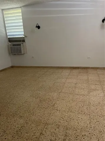 2 Terralinda Calle Zaragosa Caguas PR 00725