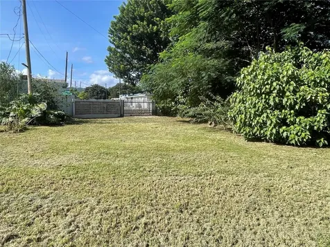 2 Terralinda Calle Zaragosa Caguas PR 00725