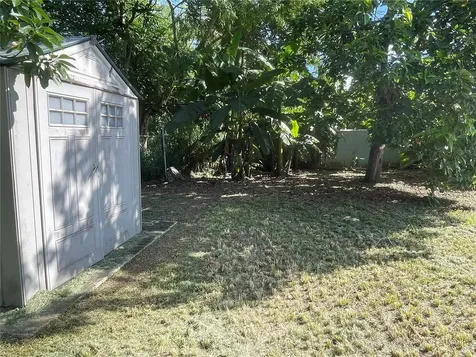 2 Terralinda Calle Zaragosa Caguas PR 00725