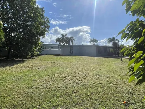 2 Terralinda Calle Zaragosa Caguas PR 00725