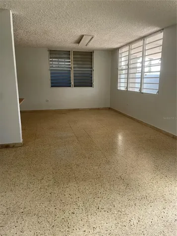 2 Terralinda Calle Zaragosa Caguas PR 00725