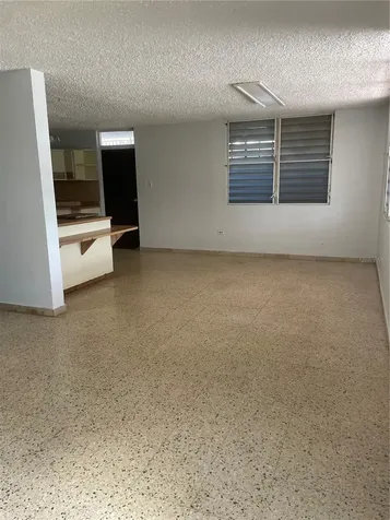 2 Terralinda Calle Zaragosa Caguas PR 00725