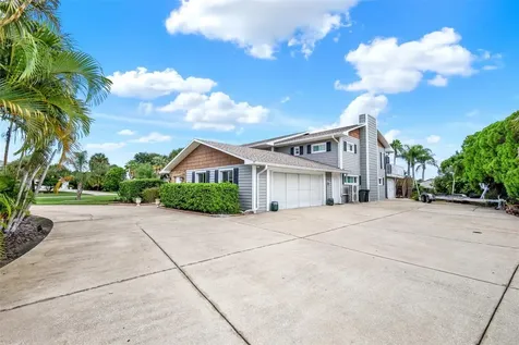 301 Quay Assisi New Smyrna Beach FL 32169