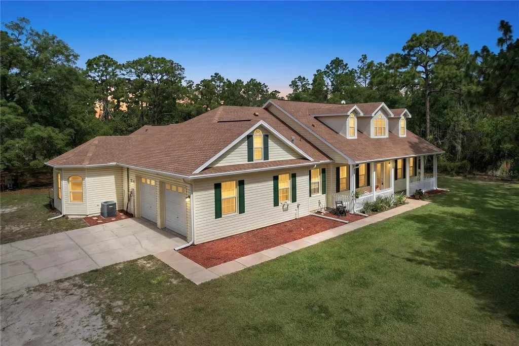 16475 Kids Avenue Weeki Wachee FL 34614