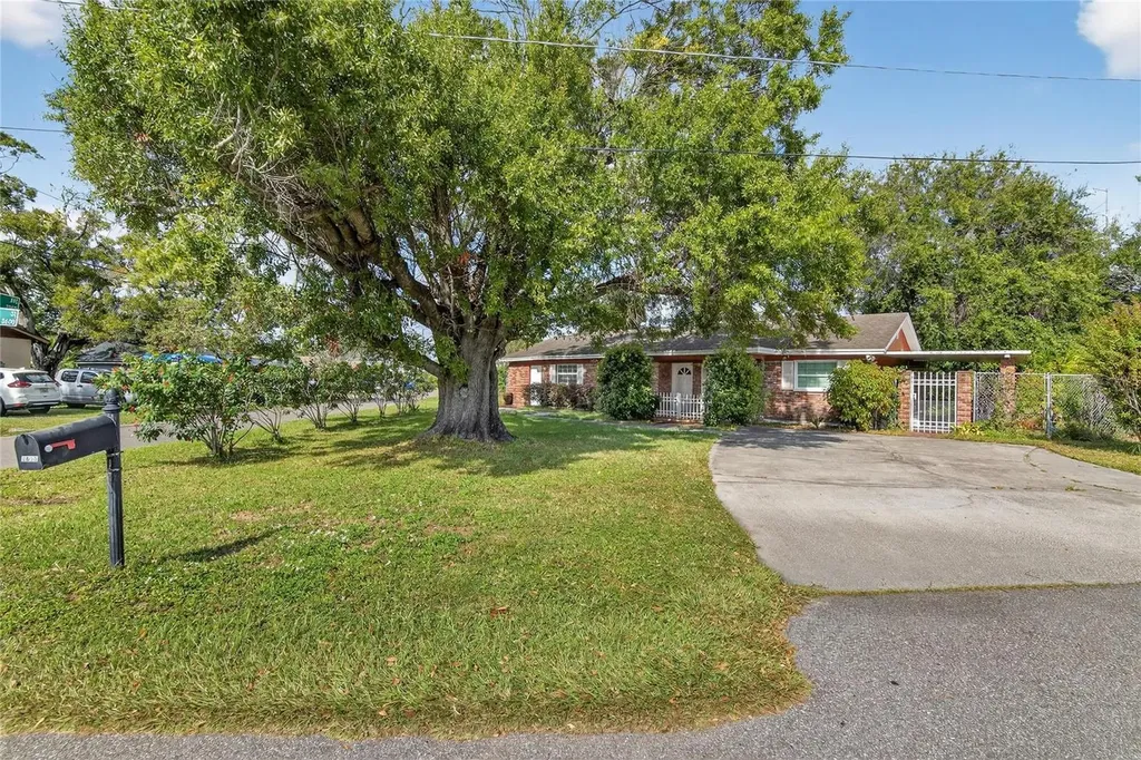 3605 W Flora Street Tampa FL 33614