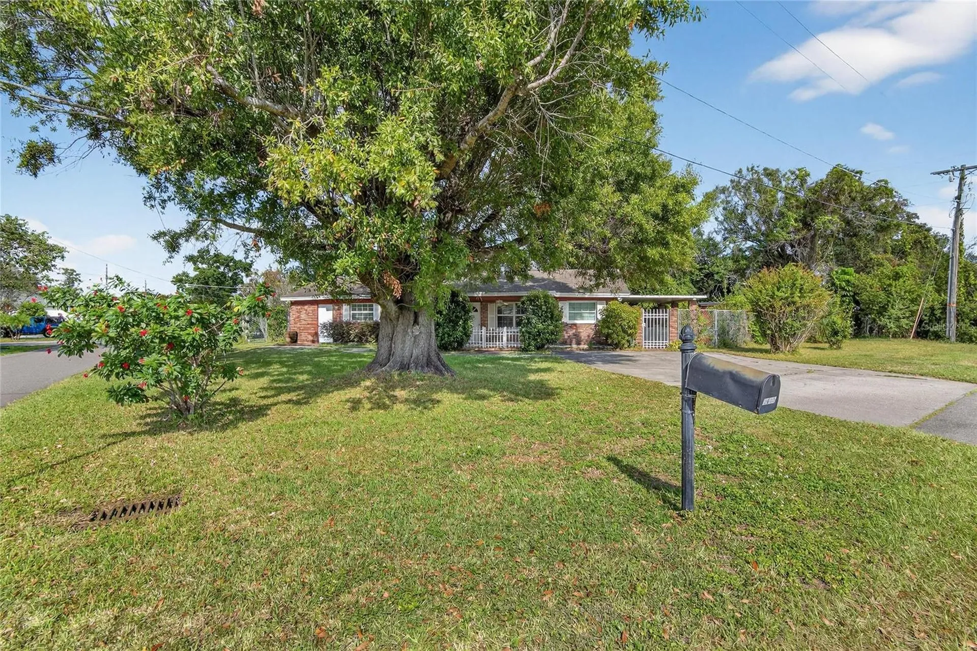 3605 W Flora Street Tampa FL 33614