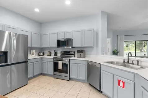 16813 Lazy Breeze Loop Clermont FL 34714