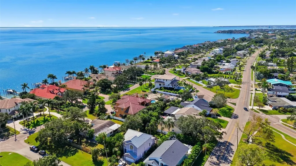 4324 Bayshore Boulevard NE St Petersburg FL 33703
