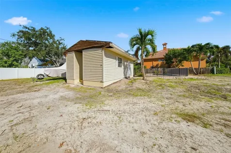 4324 Bayshore Boulevard NE St Petersburg FL 33703