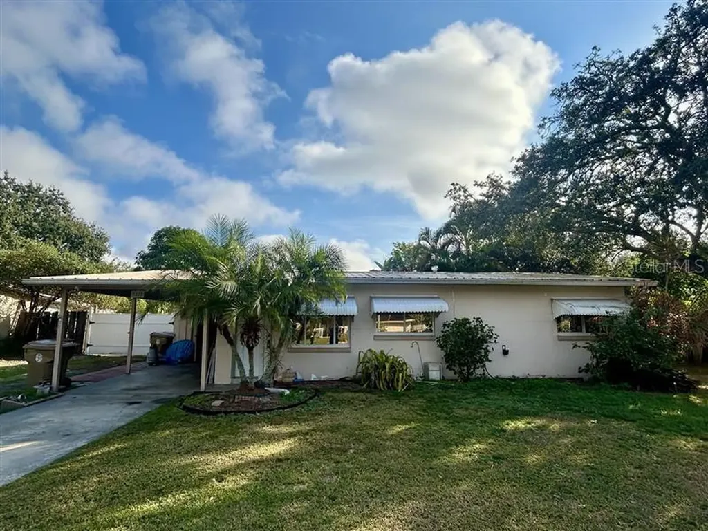 2515 N Beaumont Avenue Kissimmee FL 34741