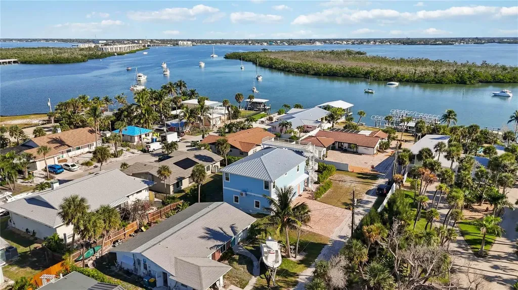 7524 Whitcomb Englewood FL 34223