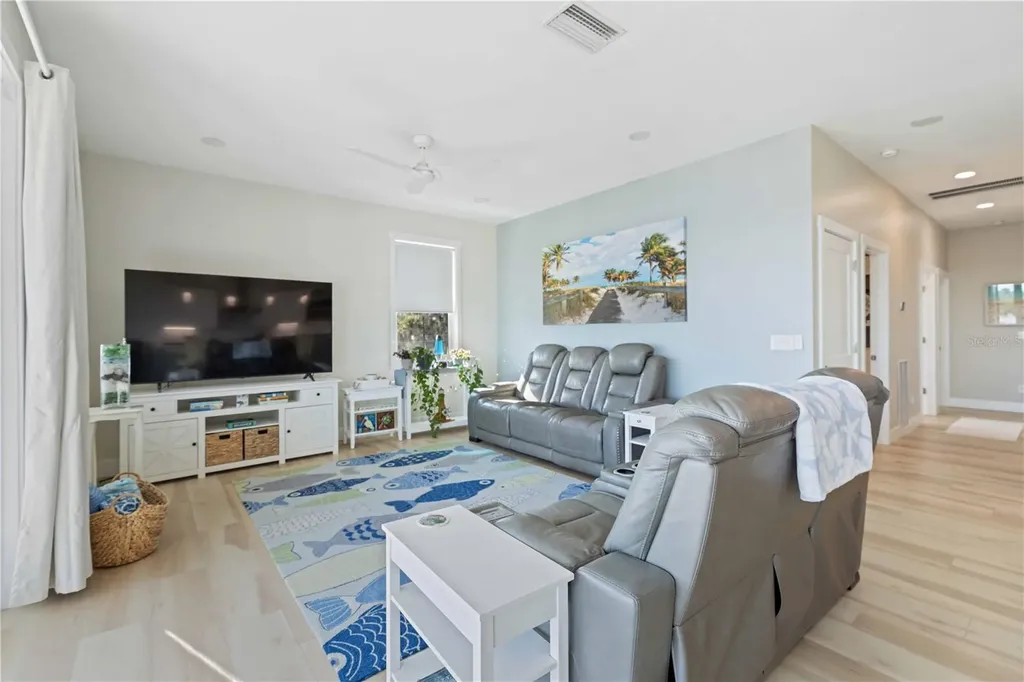 7524 Whitcomb Englewood FL 34223