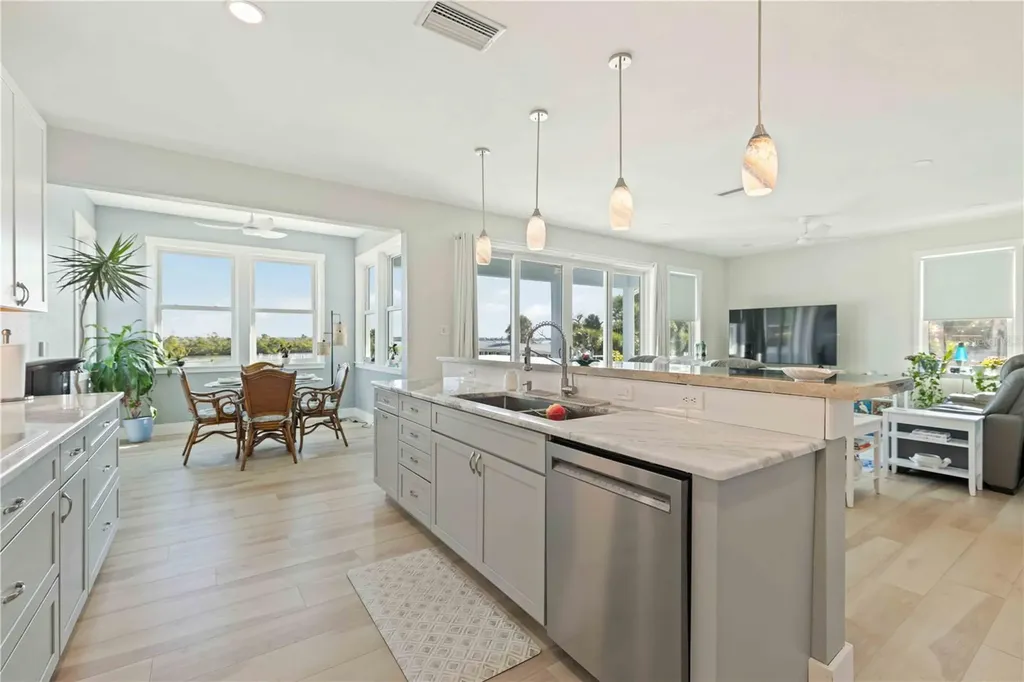 7524 Whitcomb Englewood FL 34223