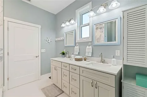 7524 Whitcomb Englewood FL 34223