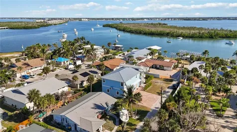 7524 Whitcomb Englewood FL 34223