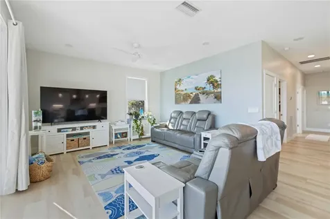 7524 Whitcomb Englewood FL 34223