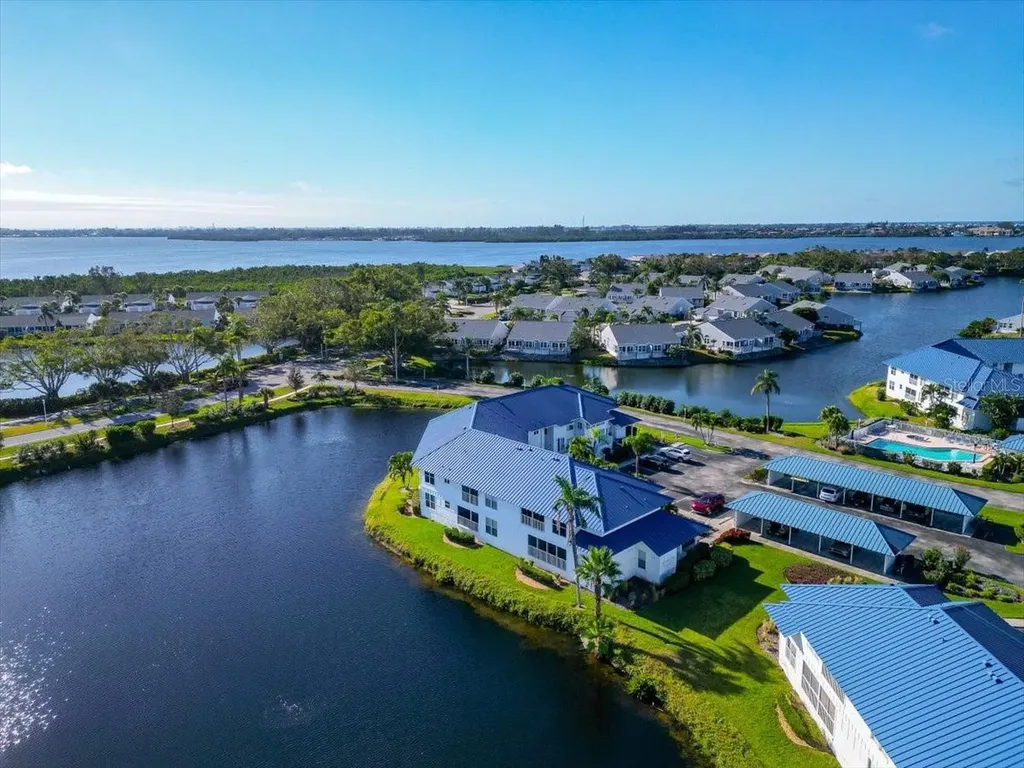 912 Sandpiper Circle Bradenton FL 34209